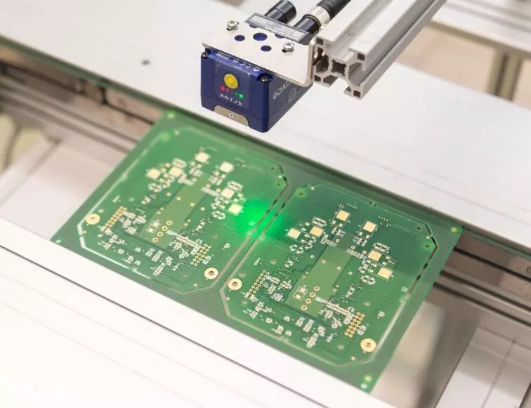 工業讀碼器讀取pcb板上的條碼